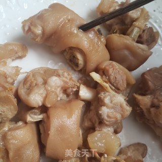 猪蹄汤+红烧猪蹄省钱又美味吃法的做法步骤：3