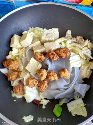 冻豆腐肉丸炖白菜的做法步骤：8