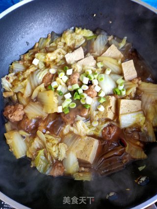 冻豆腐肉丸炖白菜的做法步骤：11