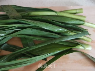 蒜苗炒平菇的做法步骤：5