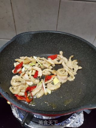 板筋肉炒甜豆黑木耳的做法步骤：12