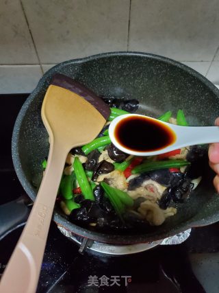 板筋肉炒甜豆黑木耳的做法步骤：14