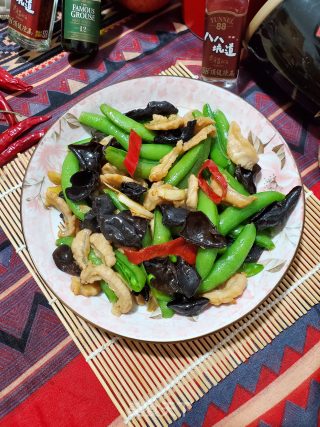 板筋肉炒甜豆黑木耳的做法步骤：16