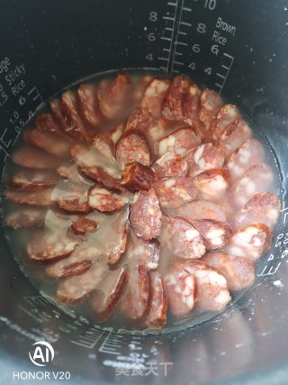 麻辣肠煲仔饭的做法步骤：3