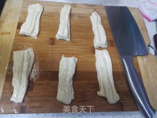小油条的做法步骤：7