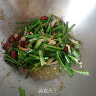 肉丝芹菜炒粉条的做法步骤：5