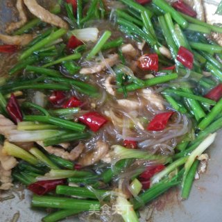 肉丝芹菜炒粉条的做法步骤：6