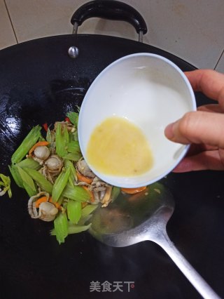 西芹扇贝的做法步骤：6