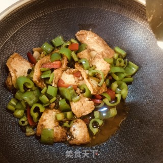 青椒黄金豆腐的做法步骤：7