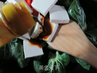 红椒千页豆腐烧青菜的做法步骤：5
