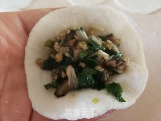 韭菜香菇煎饺的做法步骤：5