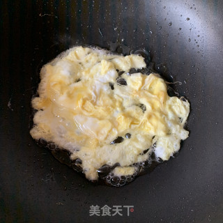 鸡蛋火腿炒泡面的做法步骤：3