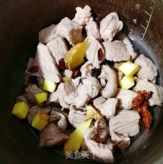 牛腩烧藕块的做法步骤：5