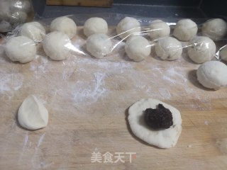 红豆沙包的做法步骤：4