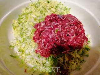 白菜牛肉饺子的做法步骤：3