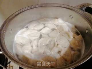 白菜牛肉饺子的做法步骤：11