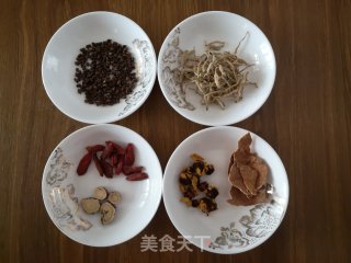 决明枸杞花茶的做法步骤：1