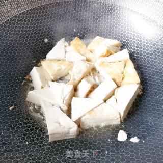 油渣末烧豆腐的做法步骤：5