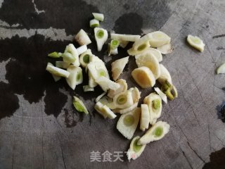 蒜蓉花草的做法步骤：2