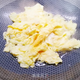 杏鲍菇炒鸡蛋的做法步骤：5