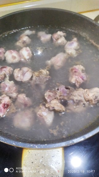 花菇蒸排骨的做法步骤：1
