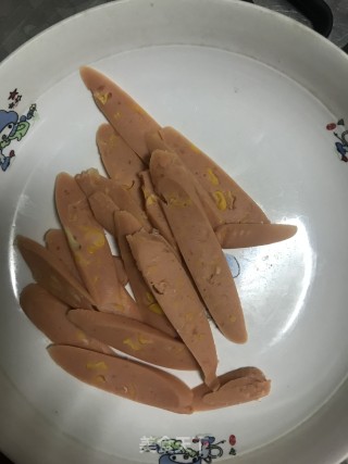 火腿肠加鸡蛋馍的做法步骤：1