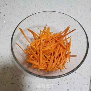 新手也可以做的营养鸡蛋饼的做法步骤：2