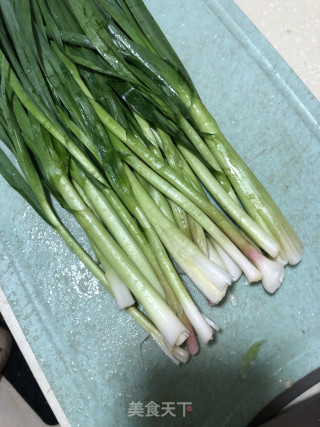 蒜苗小炒肉的做法步骤：1
