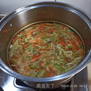 萝卜丝饼的做法步骤：1