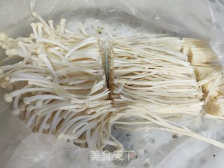 凉拌金针菇的做法步骤：3