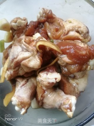 香酥鸡翅根的做法步骤：2