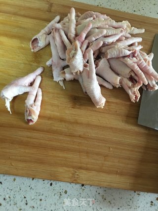 泡椒凤爪的做法步骤：1