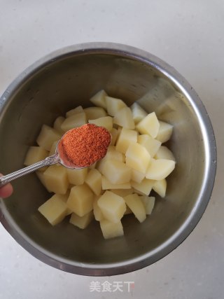 香煎孜然土豆的做法步骤：3