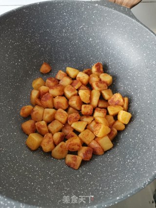 香煎孜然土豆的做法步骤：6