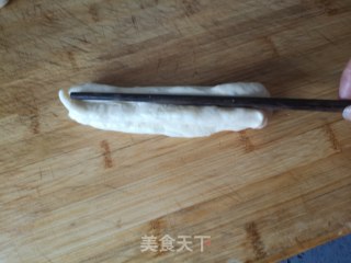 炸油条糖油饼的做法步骤：11