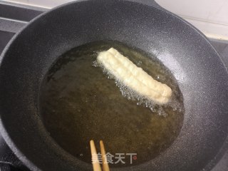 炸油条糖油饼的做法步骤：12