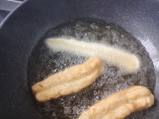 炸油条糖油饼的做法步骤：13