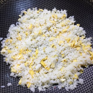 辣酱牛肉炒饭的做法步骤：6