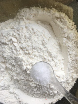 韭菜鹅蛋饺的做法步骤：2