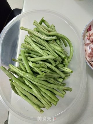 排骨炖豆角的做法步骤：2