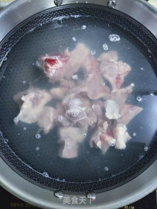 排骨炖豆角的做法步骤：3
