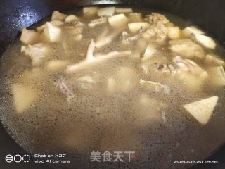 芋头炖鸡的做法步骤：5