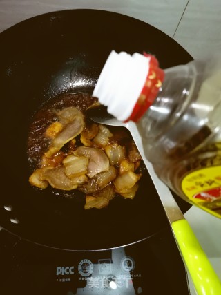 腊肉炒蒜苔的做法步骤：6