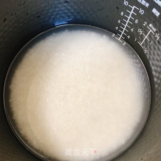 咸肉菜饭的做法步骤：1