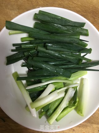 葱油拌面的做法步骤：1