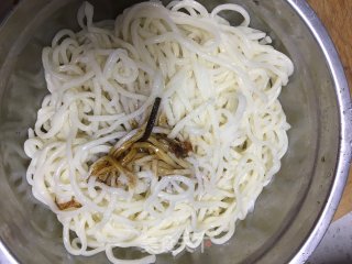 葱油拌面的做法步骤：6