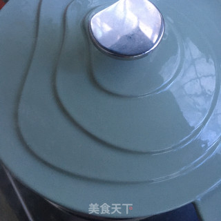 红萝卜红枣排骨汤的做法步骤：8