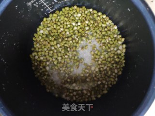 绿豆粥的做法步骤：2