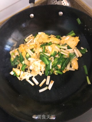 韭菜炒鸡蛋的做法步骤：6