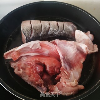 啤酒剁椒鱼头的做法步骤：4